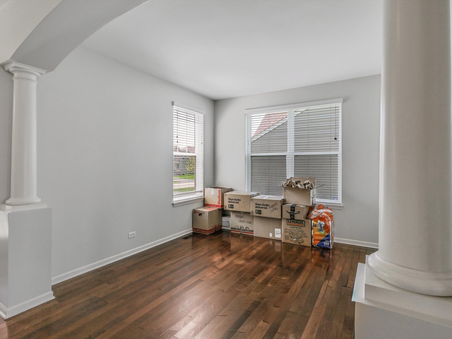32 Catamaran Circle Pingree Grove, IL 60140 - Photo 6 of 46 a living room with furniture and a window