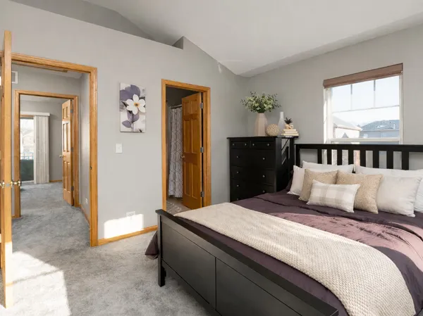 $399,900 | 1121 River Bend Lane, Lisle, IL 60532