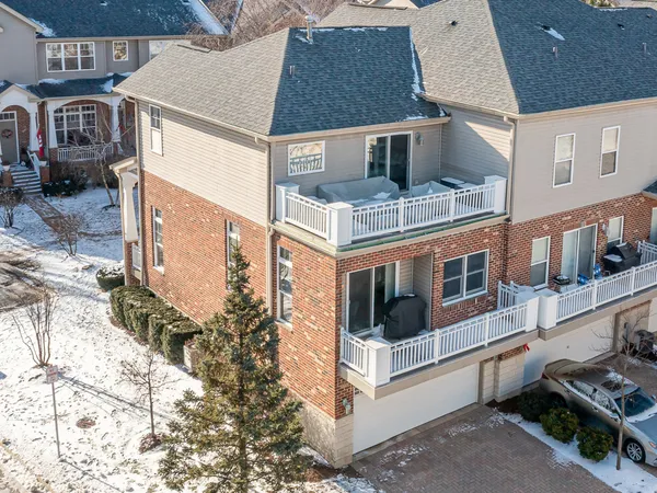 $399,900 | 1121 River Bend Lane, Lisle, IL 60532