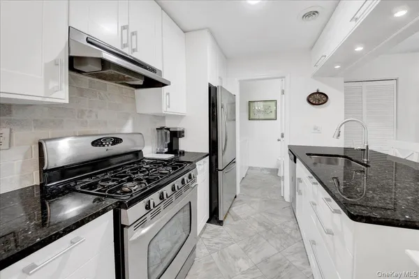 $395,000 | 21 Arbor Way, Unit 21, Peekskill, NY 10566