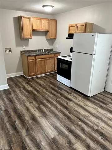 $1,100 | 3102 Summit Avenue, Unit H, Greensboro, NC 27405