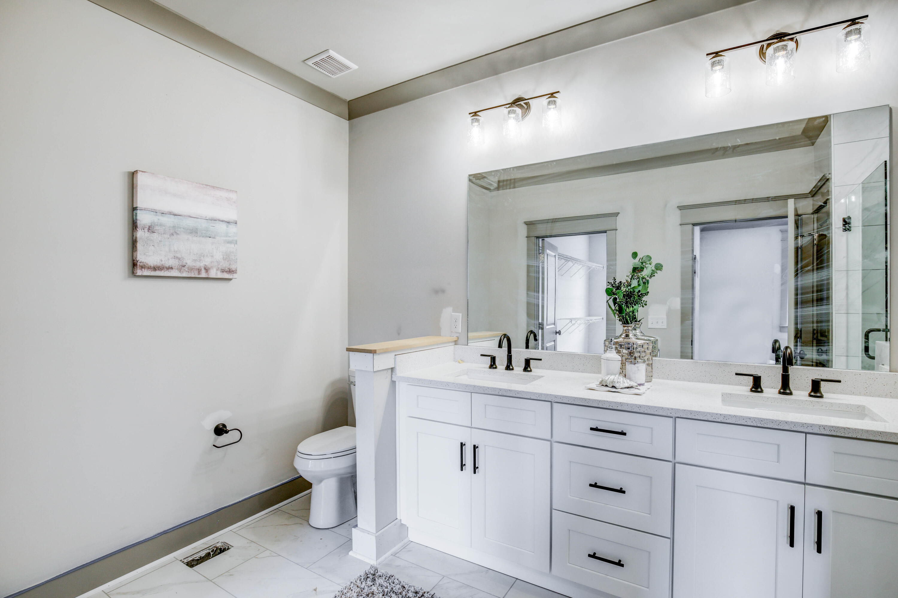4726 North Forest Road Hixson, TN 37343 - Photo 13 of 52 Ensuite Bath w/ Quartz Countertops
