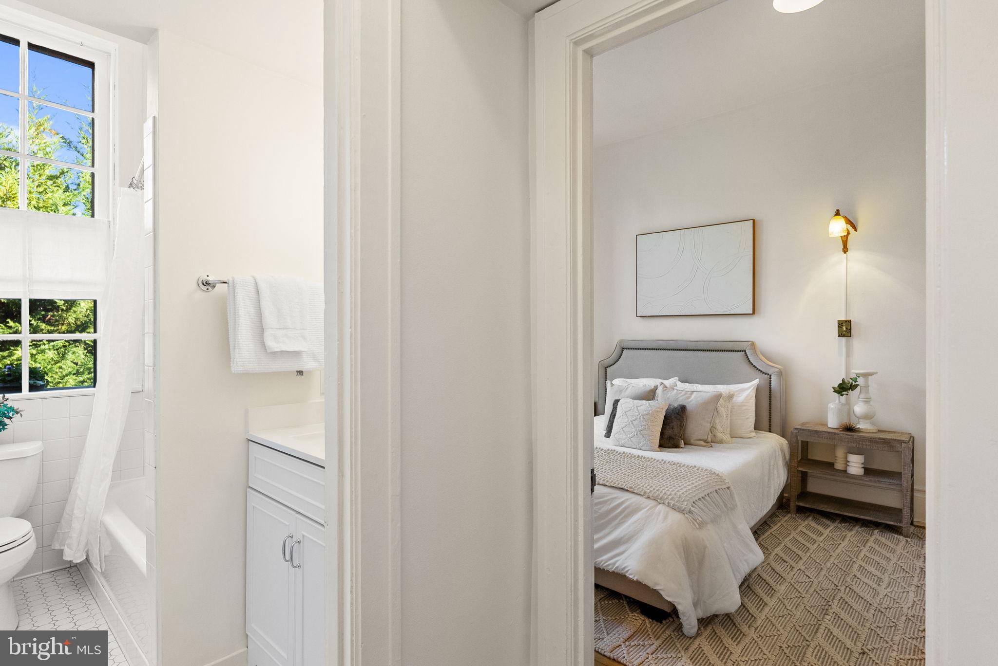 3039 Macomb Street Northwest, Unit 35 Washington, DC 20008 - Photo 25 of 50 Hallway