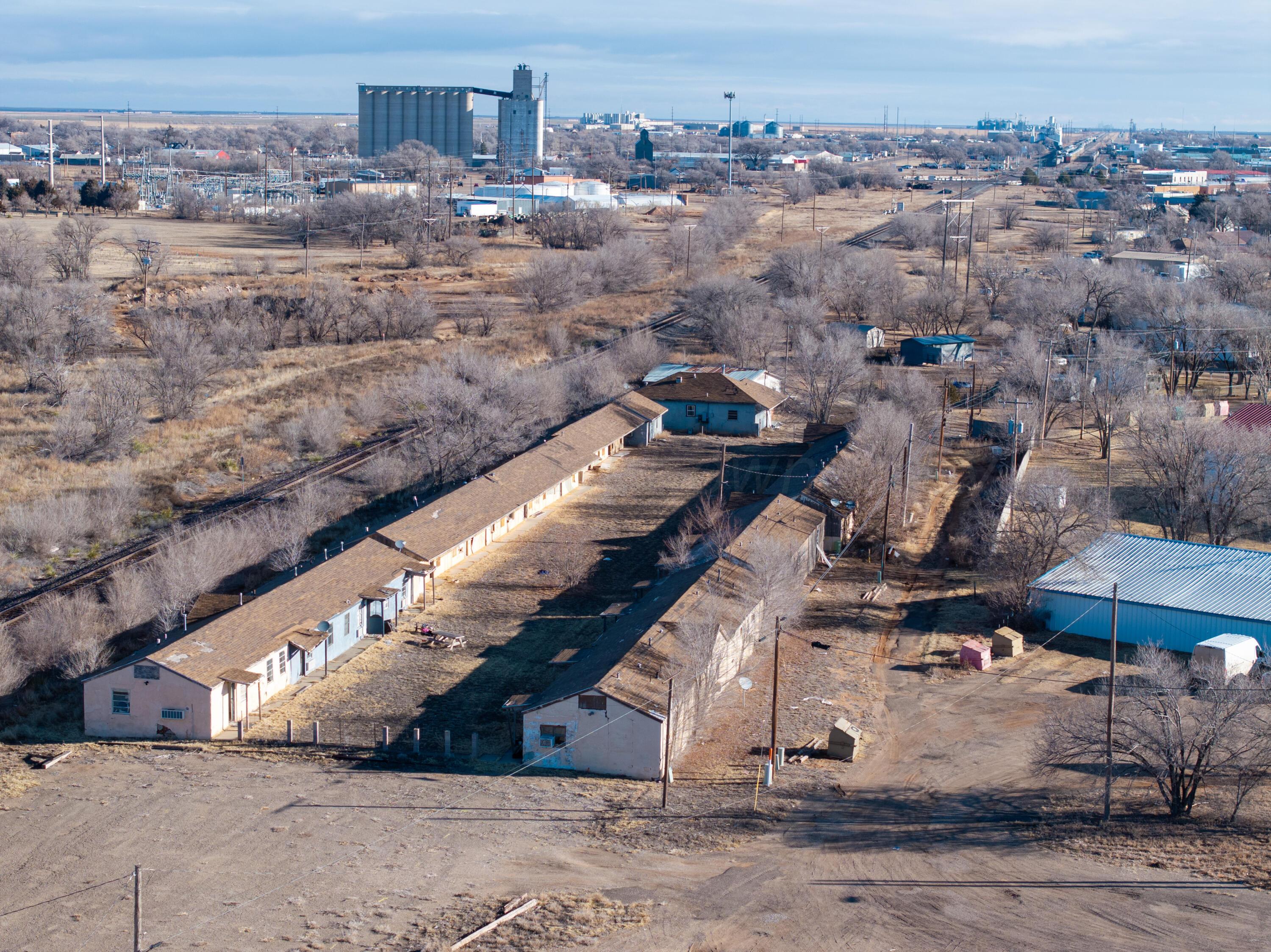 808 West 7th Street Dalhart, TX 79022 - Photo 6 of 14 a view of a city