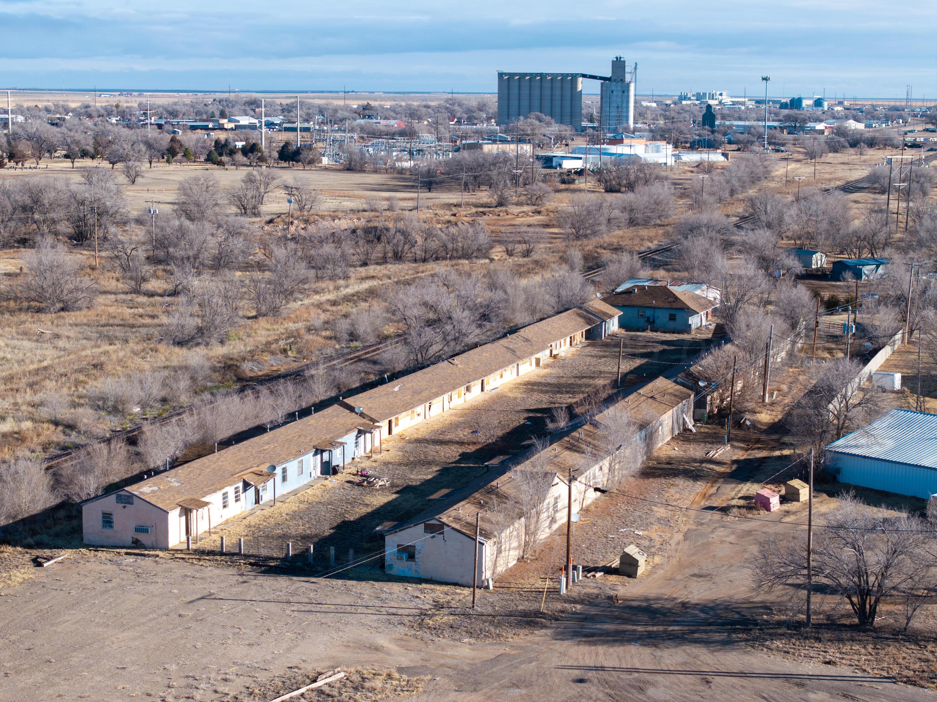 808 West 7th Street Dalhart, TX 79022 - Photo 7 of 14 a view of a city