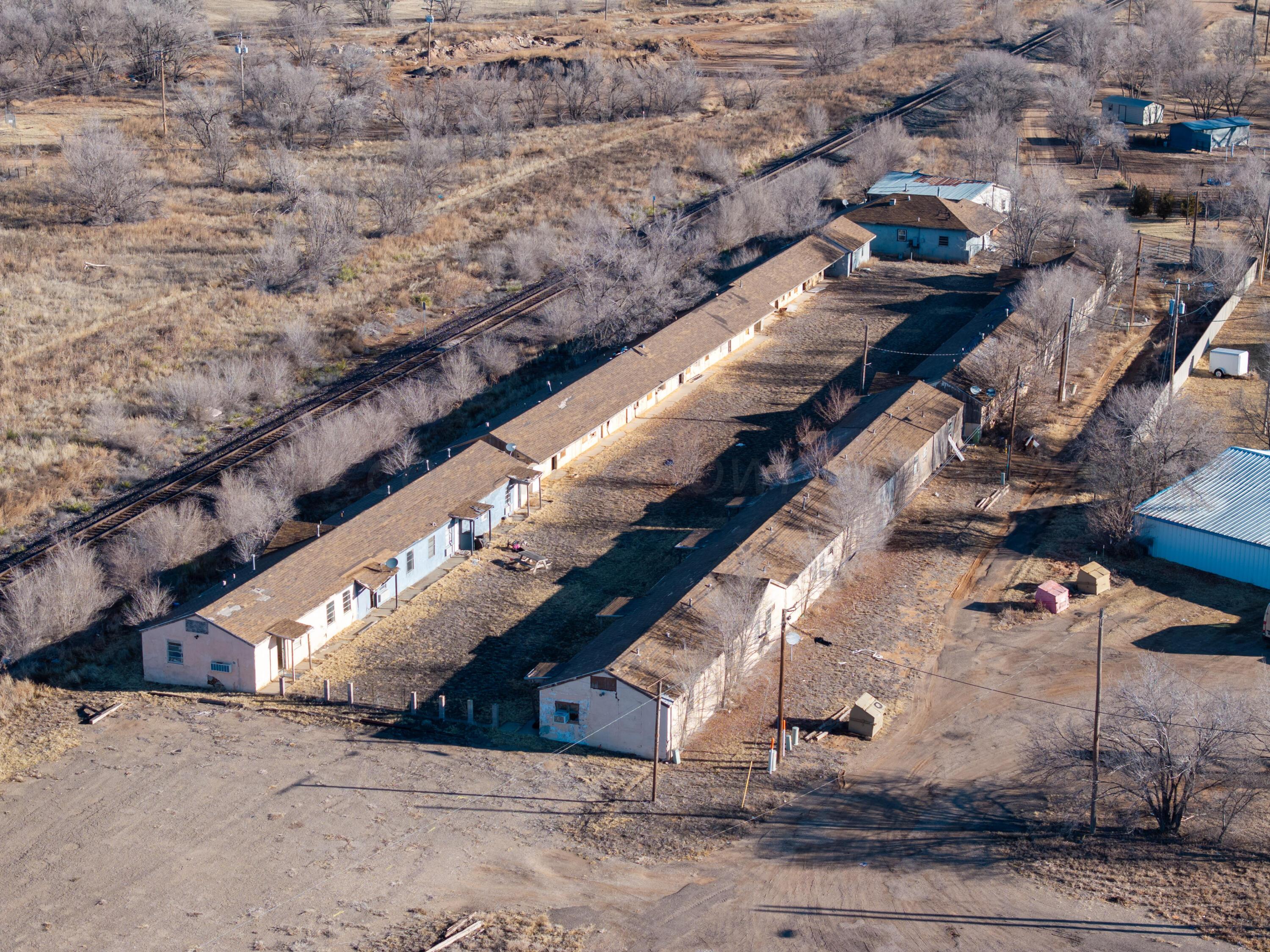 808 West 7th Street Dalhart, TX 79022 - Photo 8 of 14 a view of entryway and hall