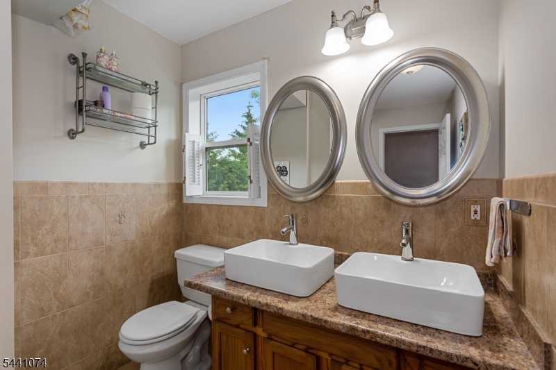 16 Horace Road Oak Ridge, NJ 07438 - Photo 22 of 45