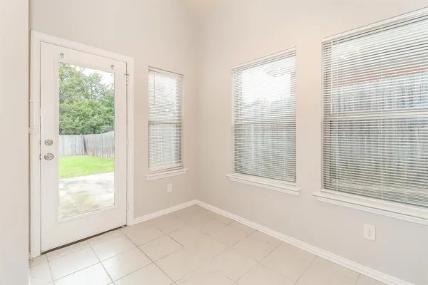 $2,210 | 963 Ranch Road, Dallas, TX 75253