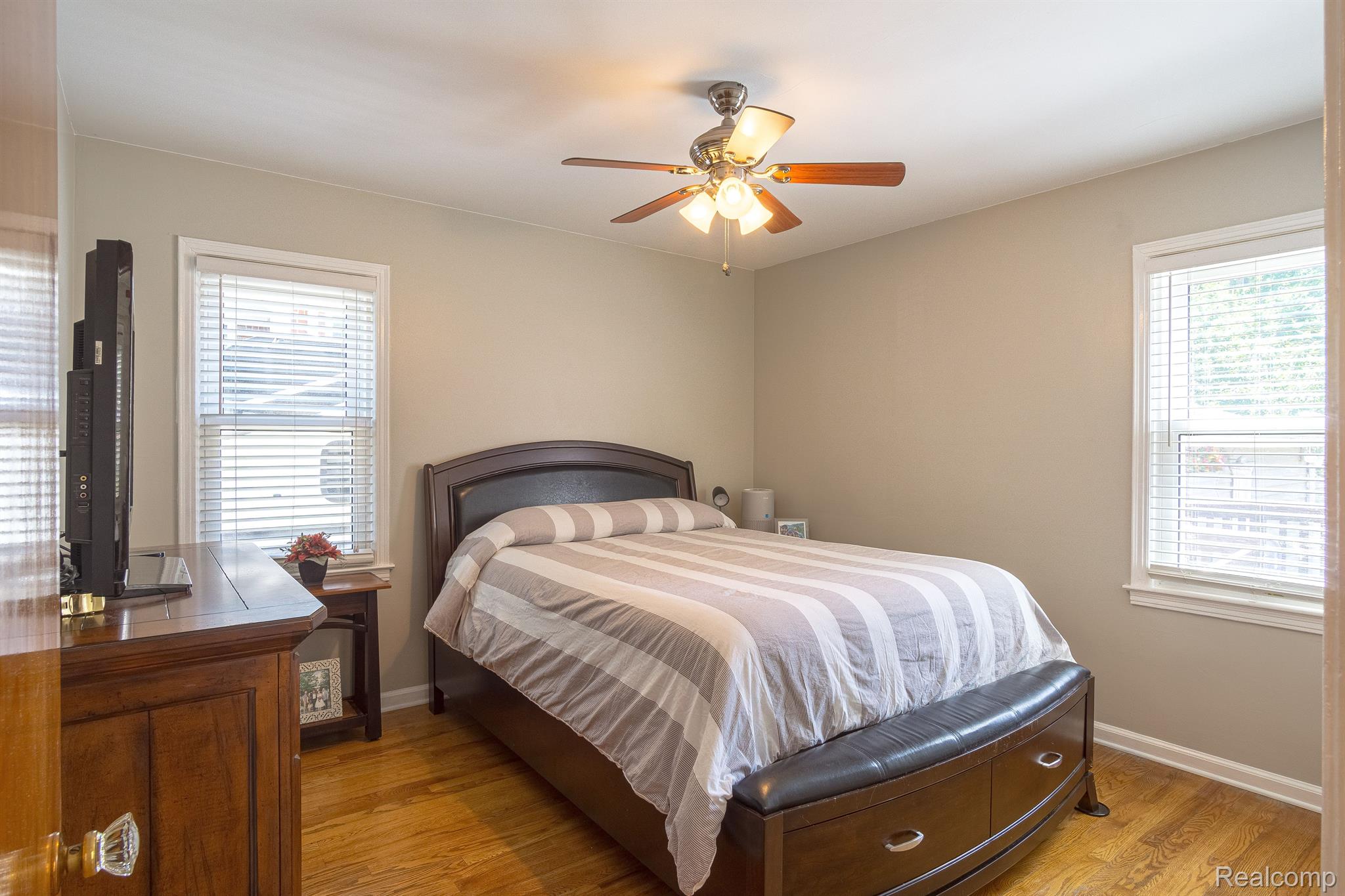 317 Drace Street Rochester, MI 48307 - Photo 18 of 41 Bedroom #1 Entry Level