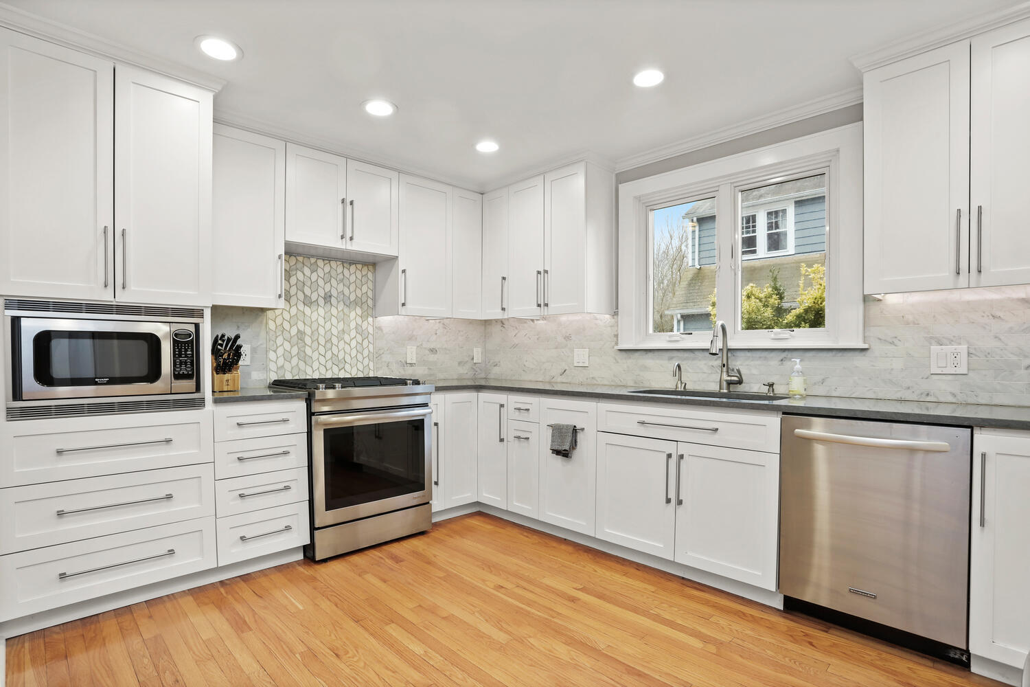 7 Abbey Road Darien, CT 06820 - Photo 13 of 37 kitchen