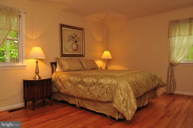 8122 Counselor Road Manassas, VA 20112 - Photo 18 of 29 Bedroom (Master)