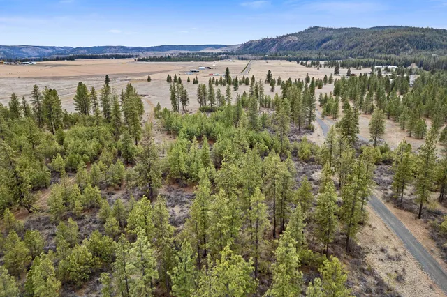 $489,900 | 38800 Sand Flats Drive East, Davenport, WA 99122