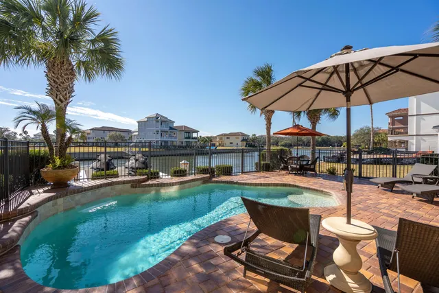 a view of a tennis court