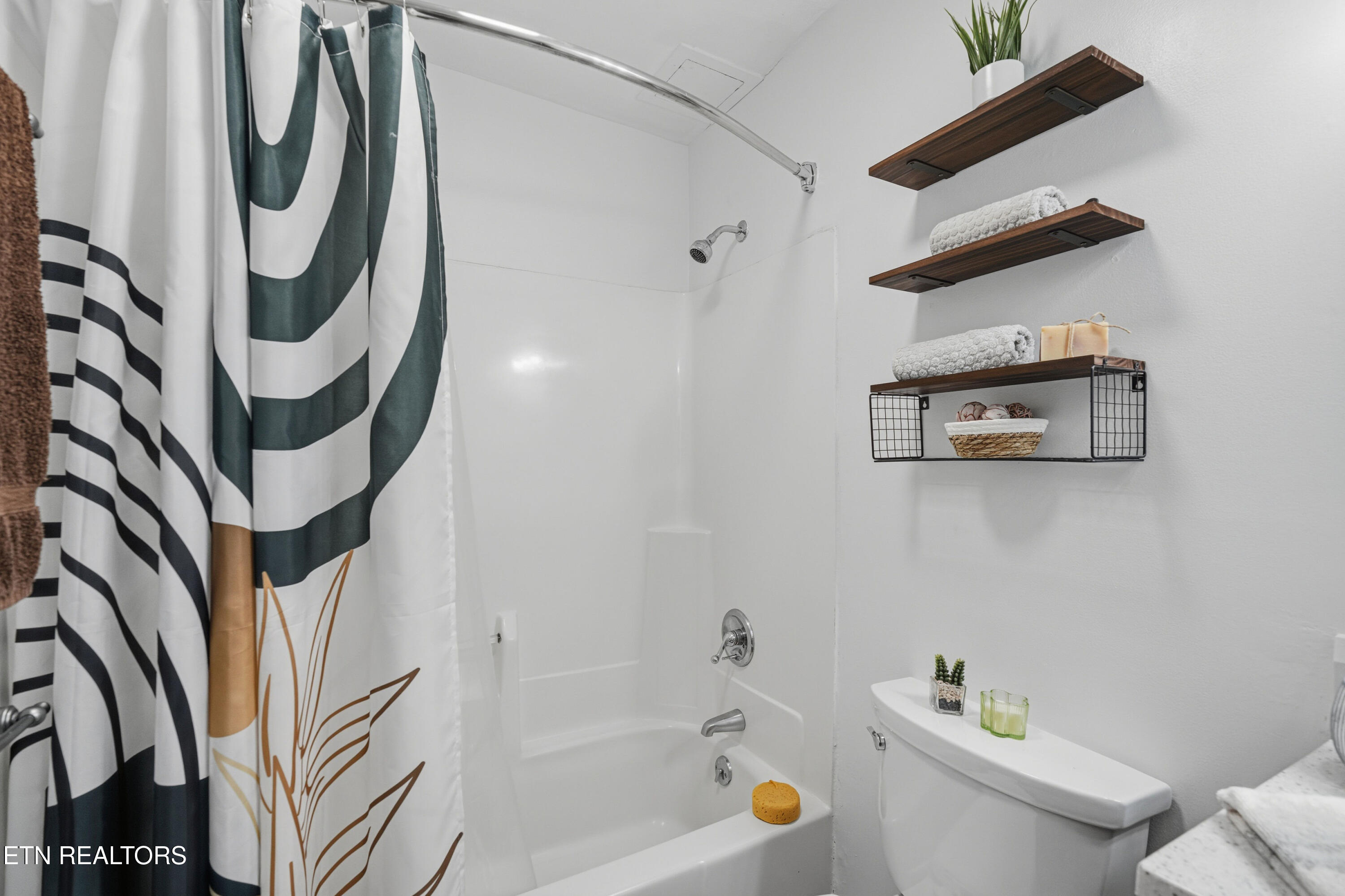 616 Turkey Nest Road, Unit 209 Gatlinburg, TN 37738 - Photo 22 of 38 616-turkey-nest-21