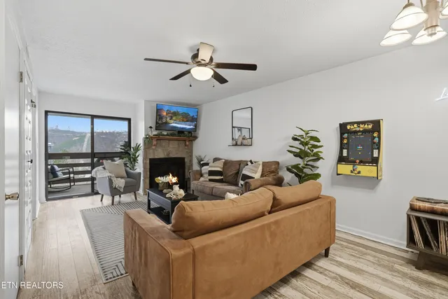 $390,000 | 616 Turkey Nest Road, Unit 209, Gatlinburg, TN 37738