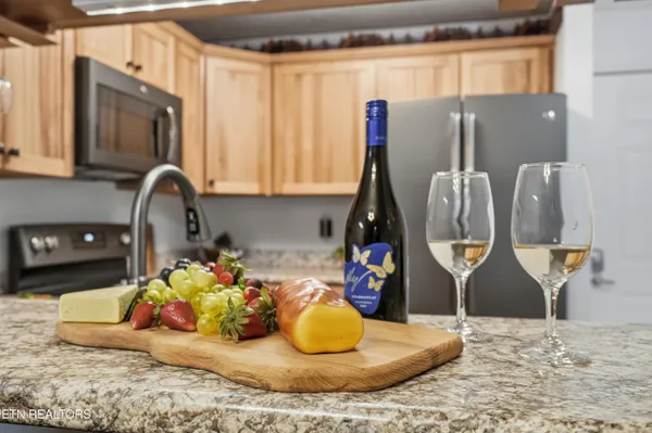 $390,000 | 616 Turkey Nest Road, Unit 209, Gatlinburg, TN 37738