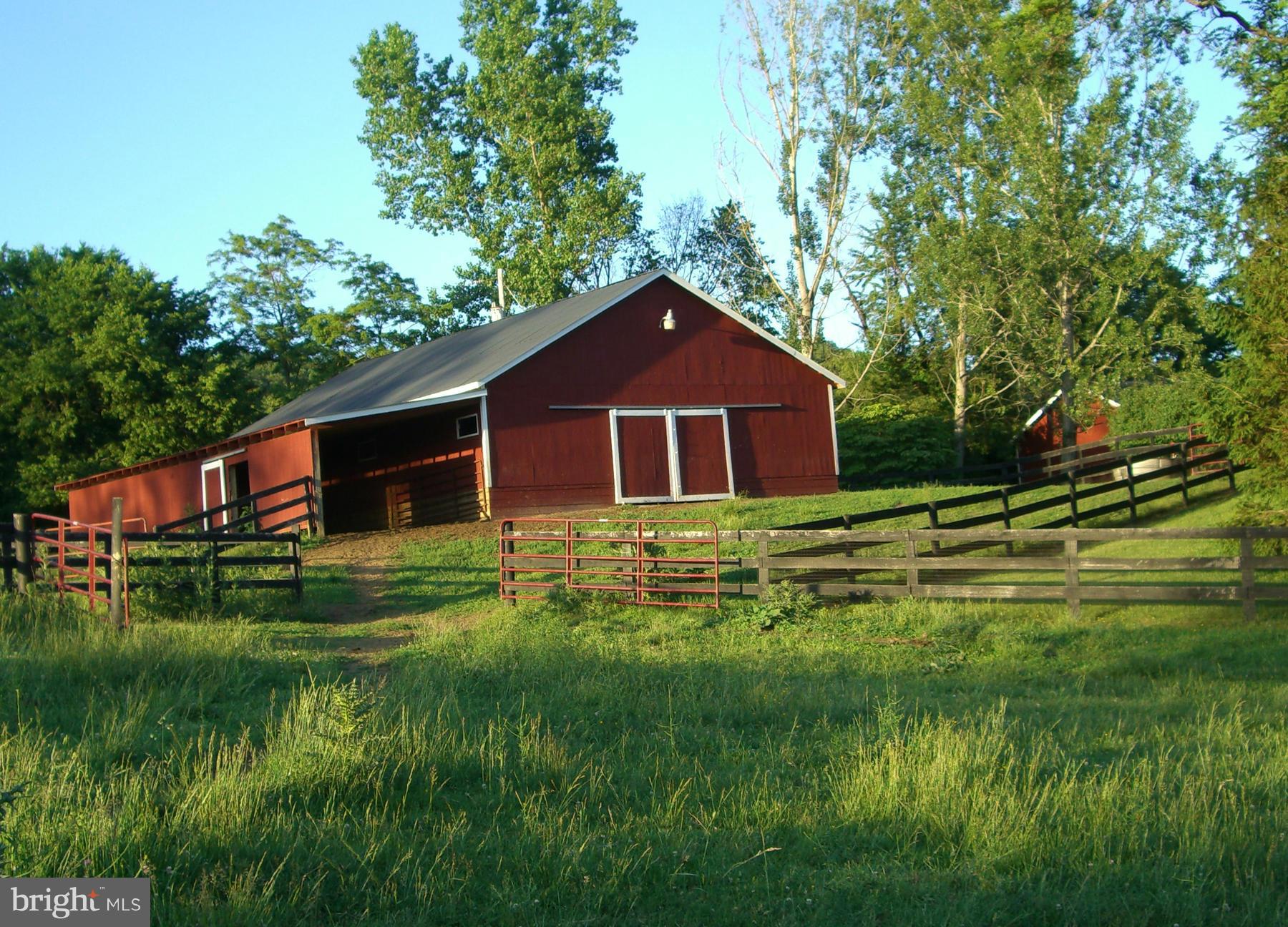 13491 Hume Road Hume, VA 22639 - Photo 17 of 30 6 stall stable with large run-in