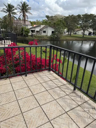 $2,200 | 9000 Jacaranda Lane, Unit 207, Plantation, FL 33324