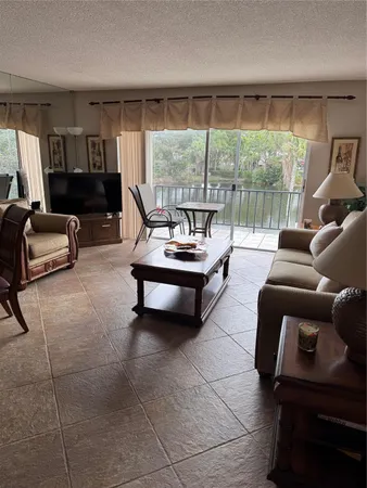 $2,200 | 9000 Jacaranda Lane, Unit 207, Plantation, FL 33324