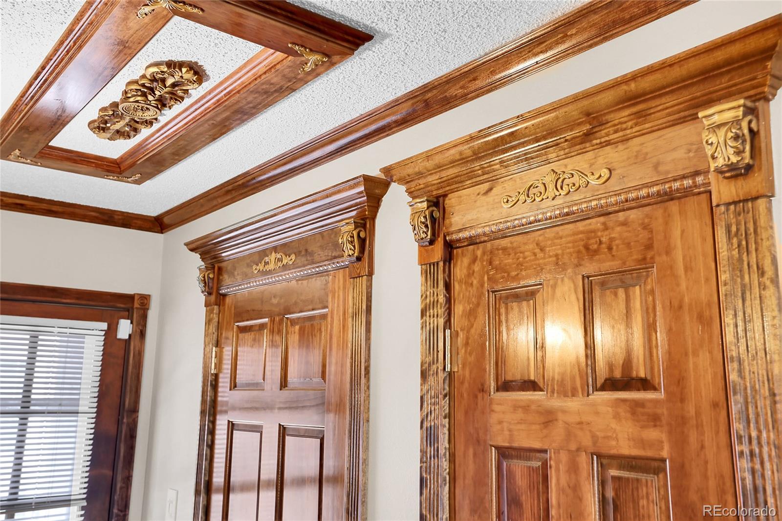 2301 East Fremont Avenue, Unit U05 Centennial, CO 80122 - Photo 21 of 33 a view of an entryway