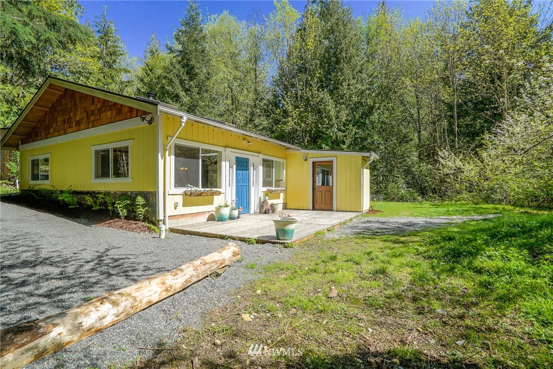 1956 Yew Street Road Bellingham, WA 98229 - Photo 1 of 25 Gallery Image 1