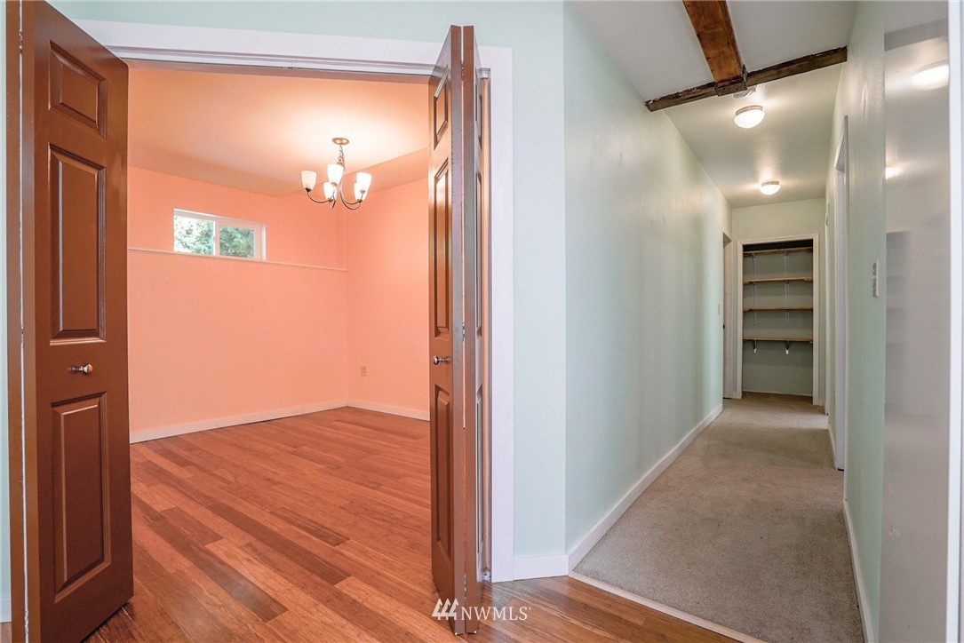 1956 Yew Street Road Bellingham, WA 98229 - Photo 12 of 25 Gallery Image 12