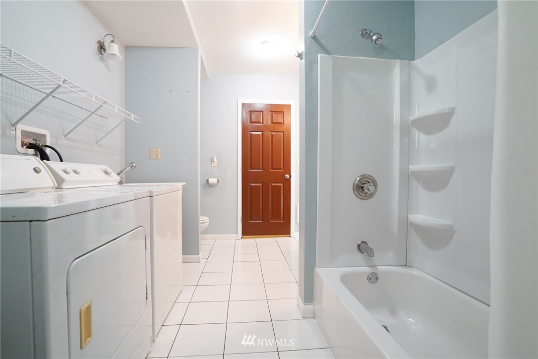 1956 Yew Street Road Bellingham, WA 98229 - Photo 16 of 25 Gallery Image 16