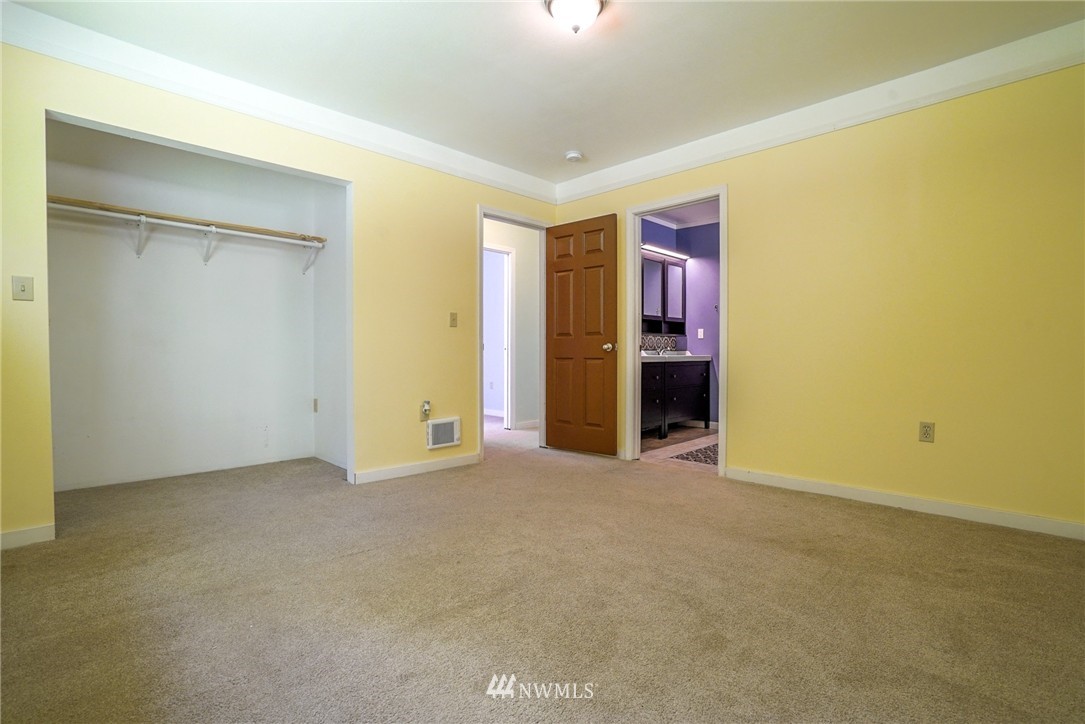 1956 Yew Street Road Bellingham, WA 98229 - Photo 17 of 25 Gallery Image 17