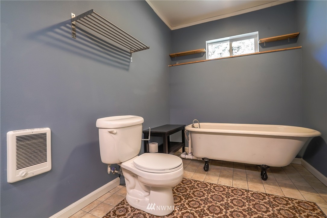 1956 Yew Street Road Bellingham, WA 98229 - Photo 19 of 25 Gallery Image 19