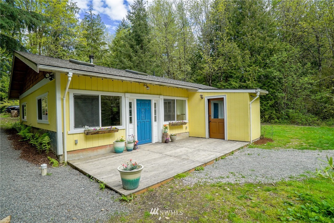 1956 Yew Street Road Bellingham, WA 98229 - Photo 3 of 25 Gallery Image 3