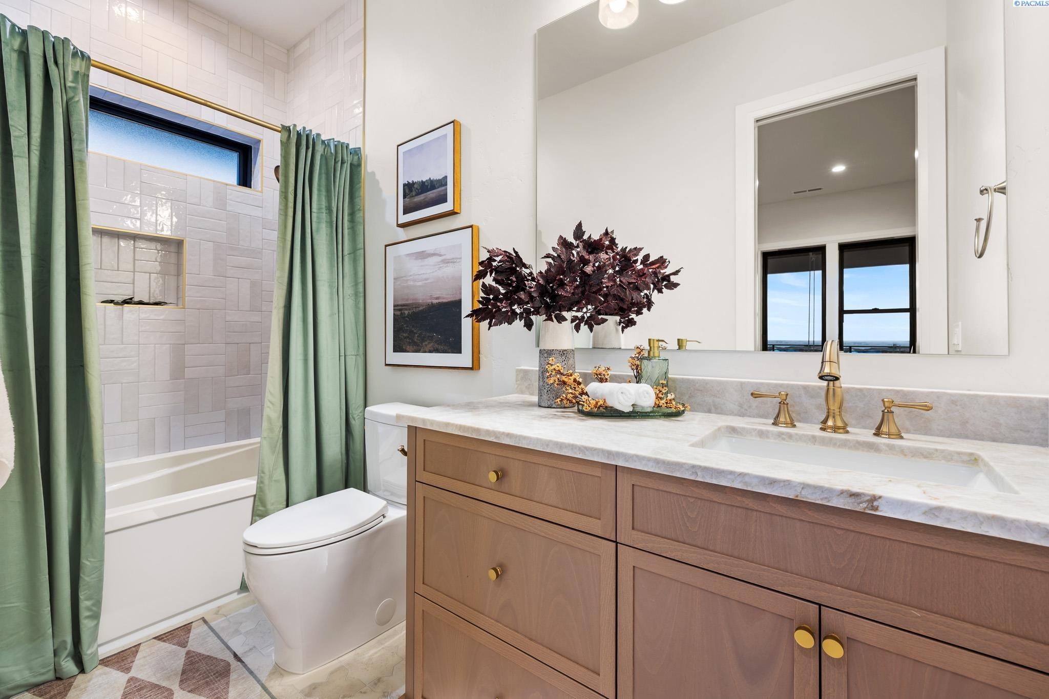 15710 South Ridge View Ln Way Kennewick, WA 99338 - Photo 42 of 46 Gallery Image 42