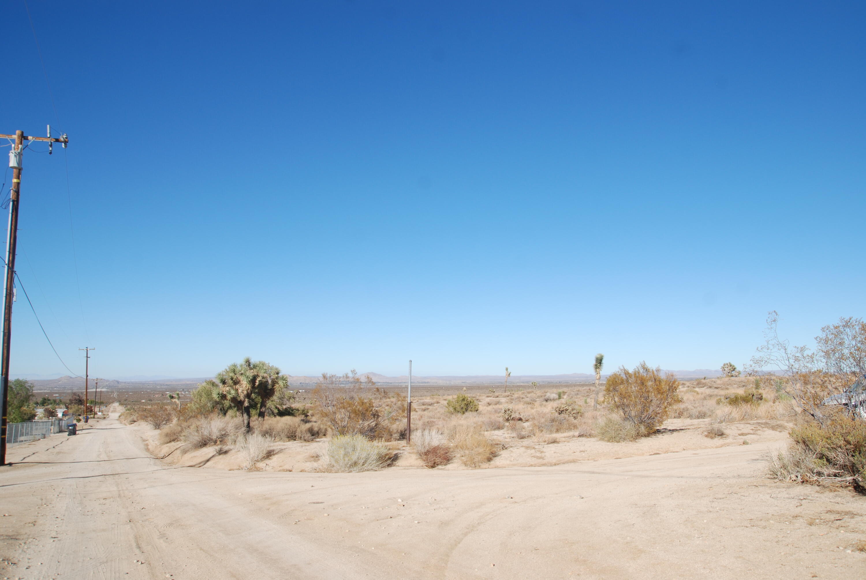 136 Vic Street, Unit E W12 Pearblossom, CA 93553 - Photo 15 of 20 a view of ocean with snow