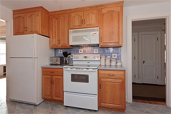 34 Foster Road, Unit 2 Belmont, MA 02478 - Photo 7 of 25 Gallery Image 7