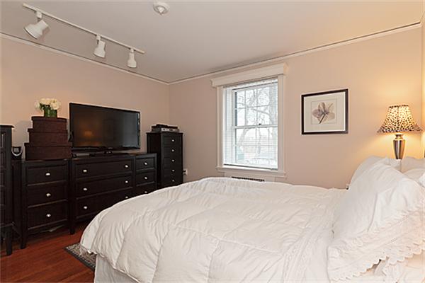 34 Foster Road, Unit 2 Belmont, MA 02478 - Photo 10 of 25 Gallery Image 10