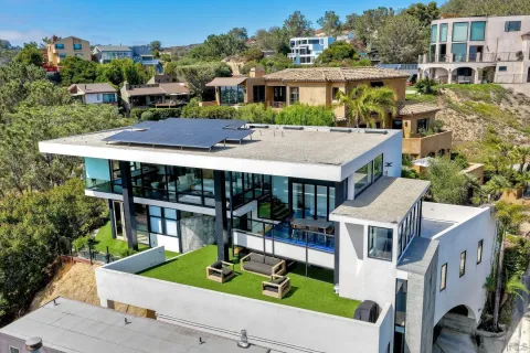 $4,700,000 | 12911 Via Grimaldi, Del Mar, CA 92014