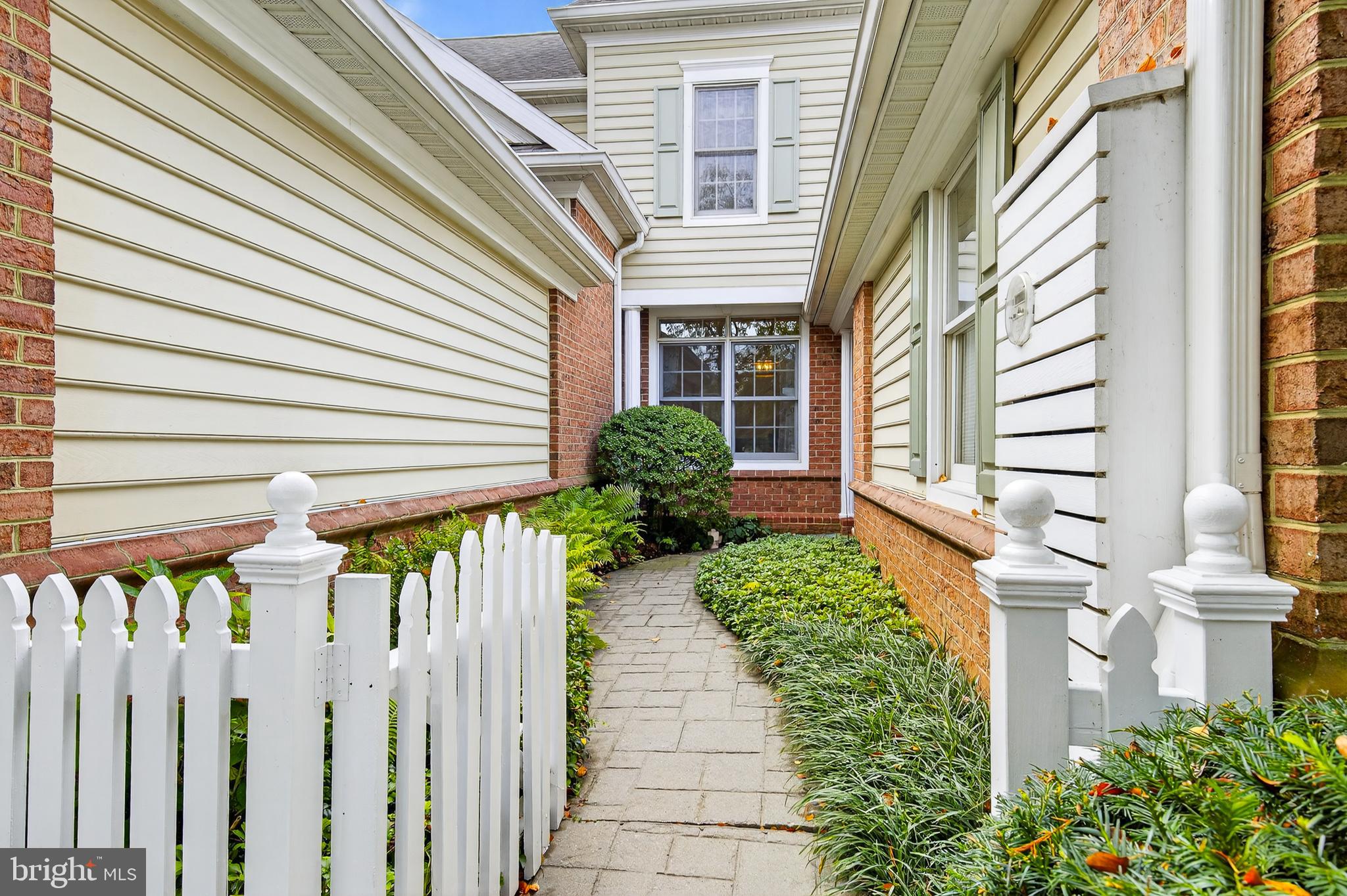 634 Northfield Road Lititz, PA 17543 - Photo 7 of 34 a front view of a house with a yard
