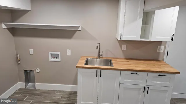 a view of a kitchen from the kitchen