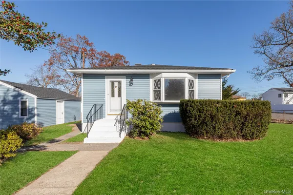 $655,000 | 345 41st Street, Copiague, NY 11726