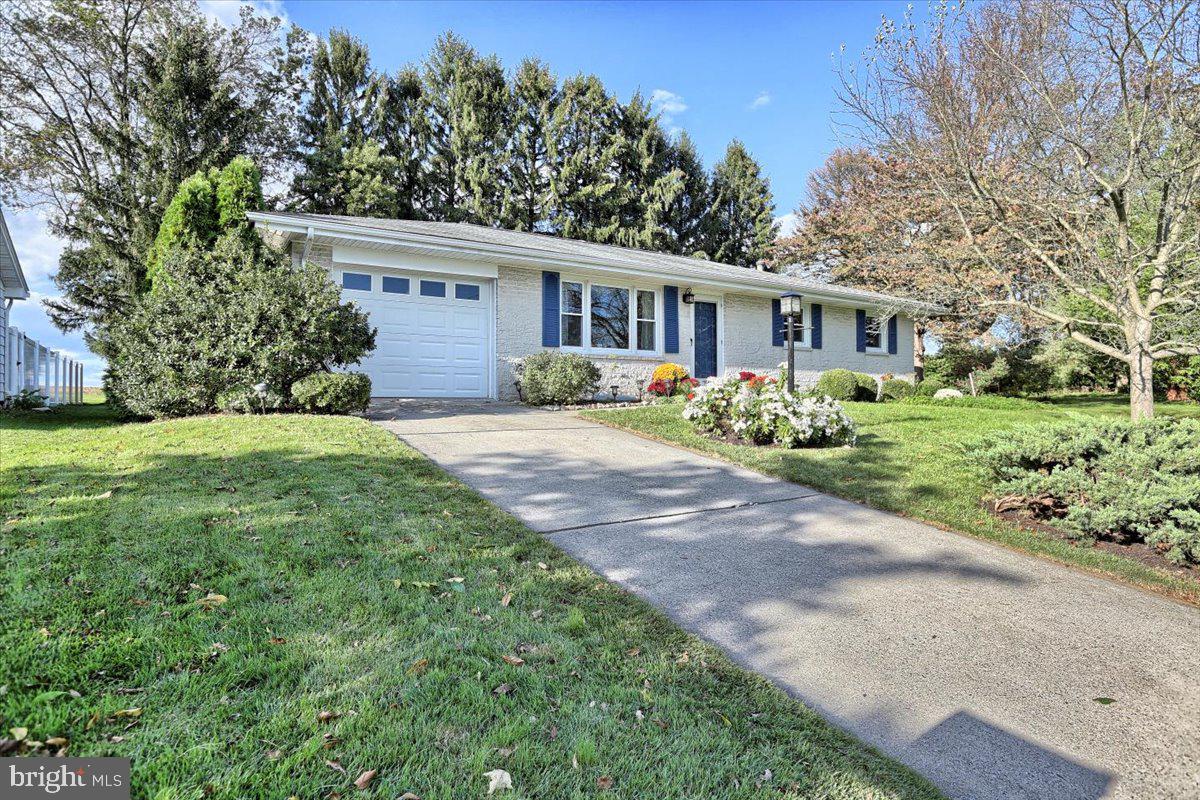 112 Robin Road Hershey, PA 17033 - Photo 1 of 57 Gallery Image 1