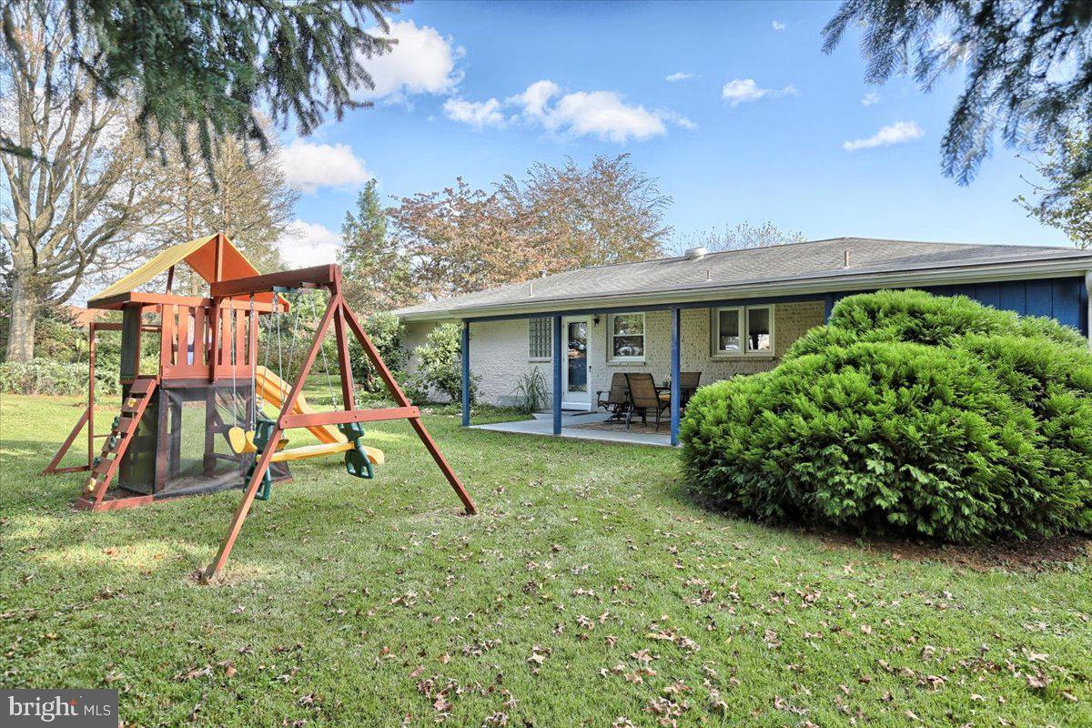 112 Robin Road Hershey, PA 17033 - Photo 36 of 57 Gallery Image 36