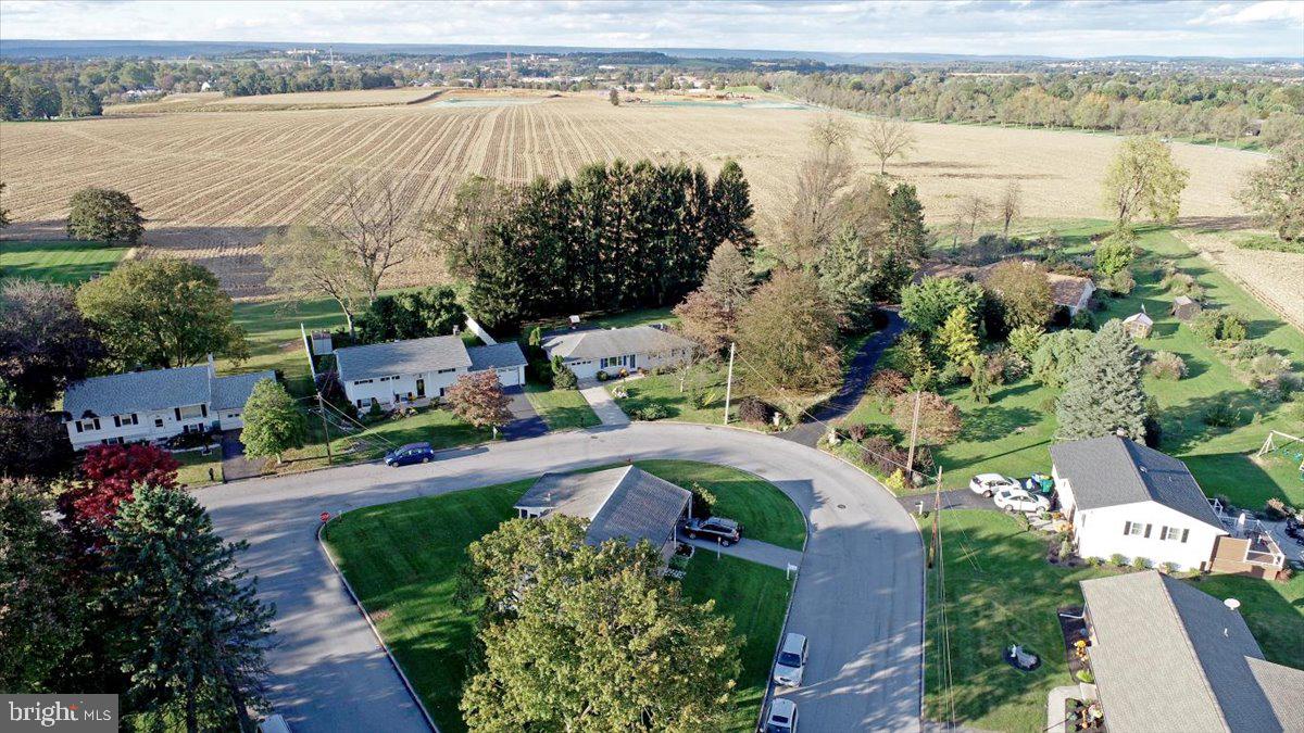 112 Robin Road Hershey, PA 17033 - Photo 45 of 57 Gallery Image 45