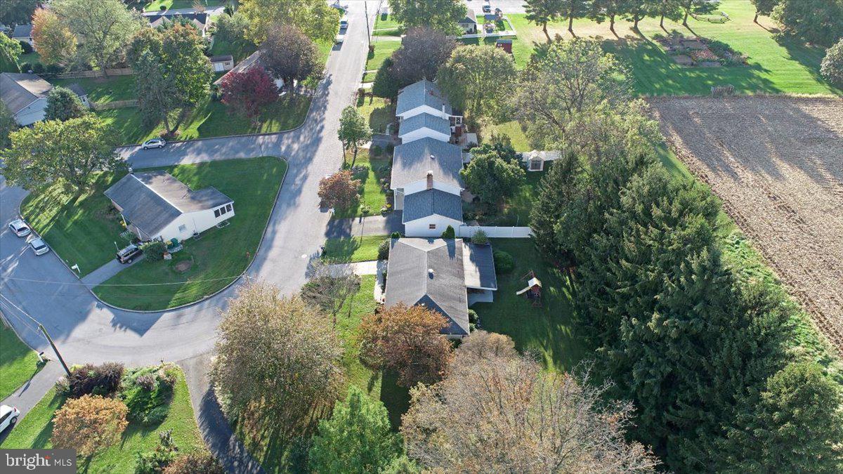 112 Robin Road Hershey, PA 17033 - Photo 47 of 57 Gallery Image 47