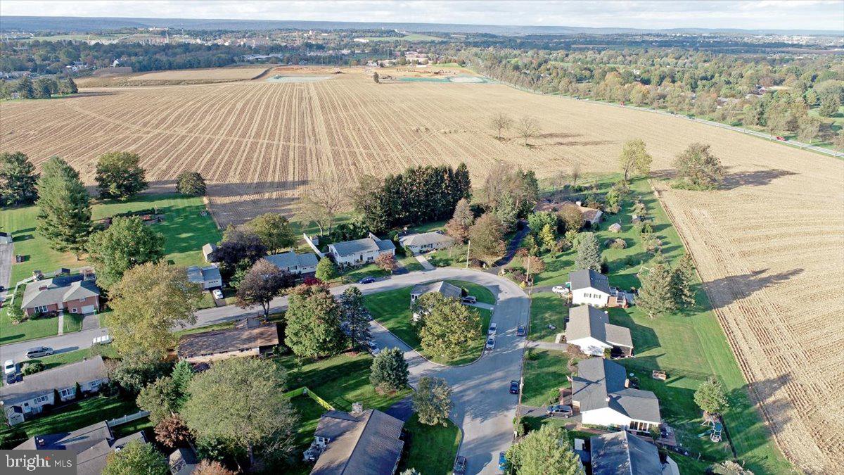 112 Robin Road Hershey, PA 17033 - Photo 56 of 57 Gallery Image 56