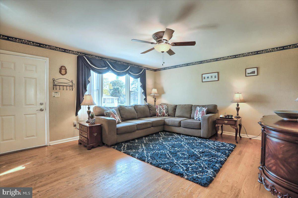 112 Robin Road Hershey, PA 17033 - Photo 6 of 57 Gallery Image 6
