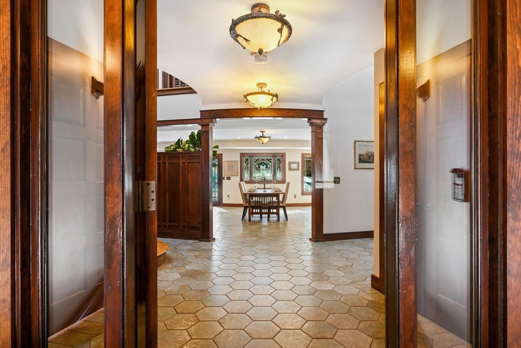 72 Meriam Street Lexington, MA 02420 - Photo 2 of 42