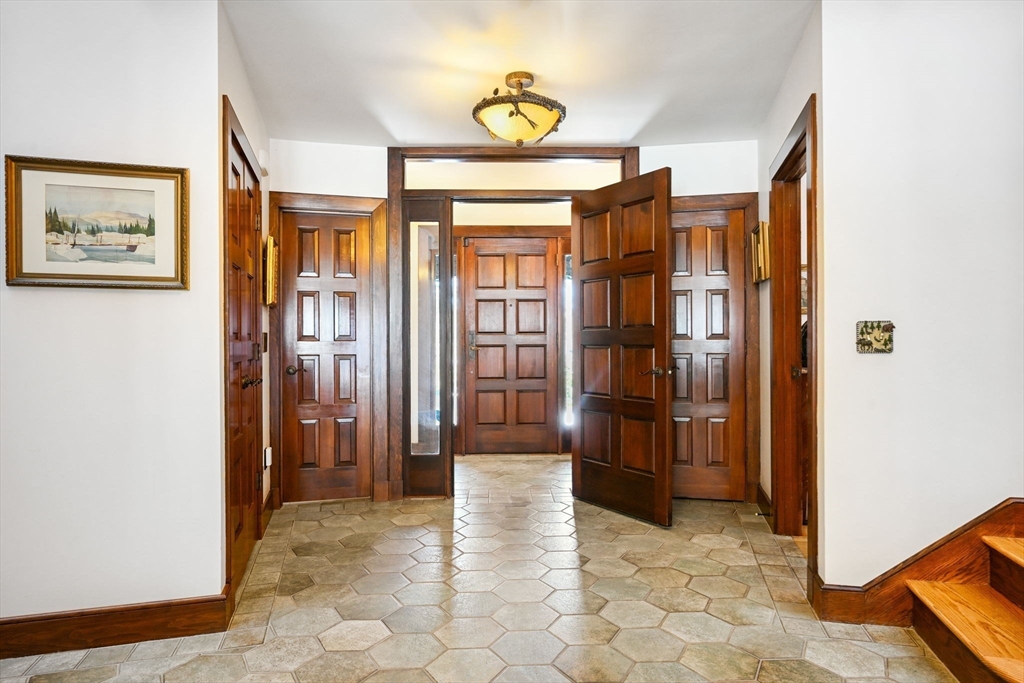 72 Meriam Street Lexington, MA 02420 - Photo 3 of 42