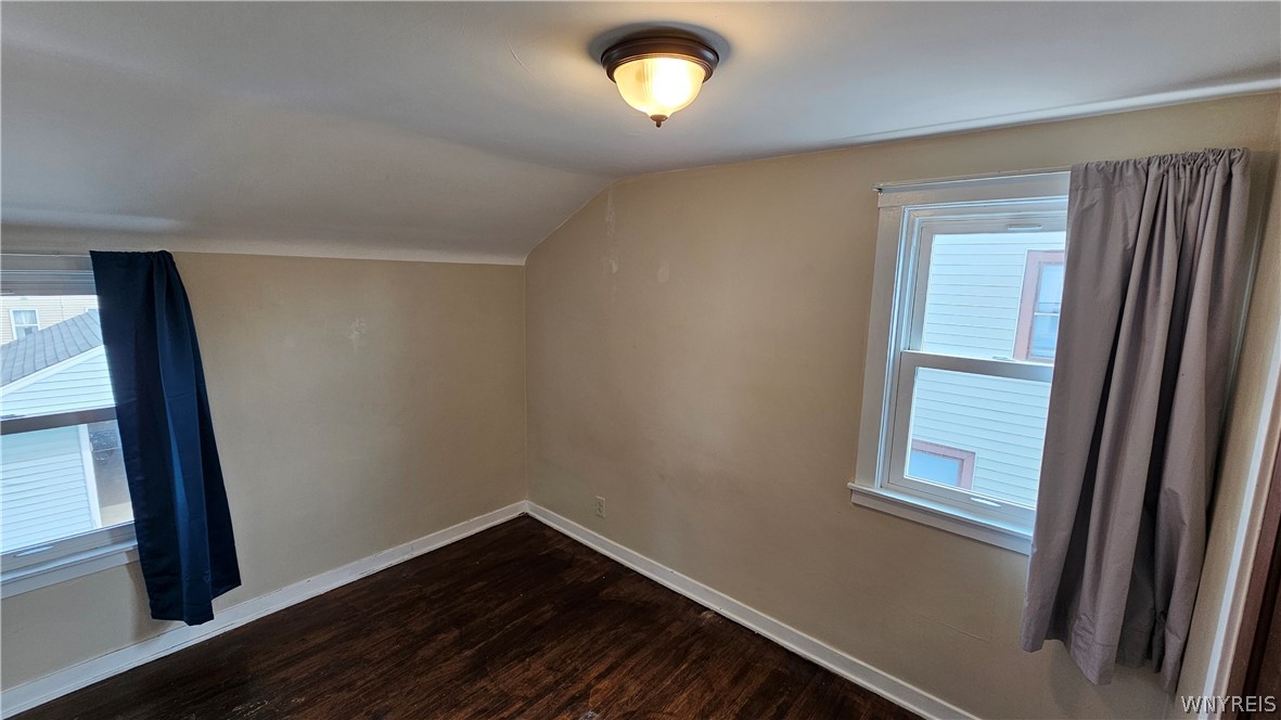 107 Fowler Avenue, Unit RIGHT Tonawanda, NY 14217 - Photo 14 of 24 Bedroom 2 on second floor