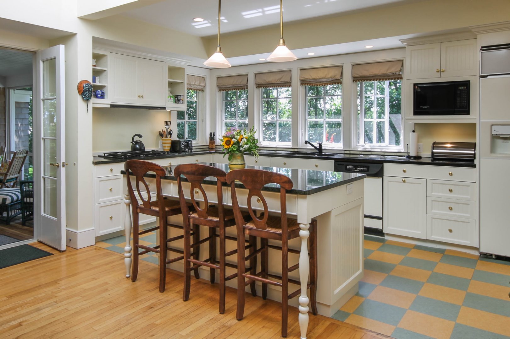 8 Jacob's Neck Road Edgartown, MA 02539 - Photo 18 of 32 Gallery Image 18