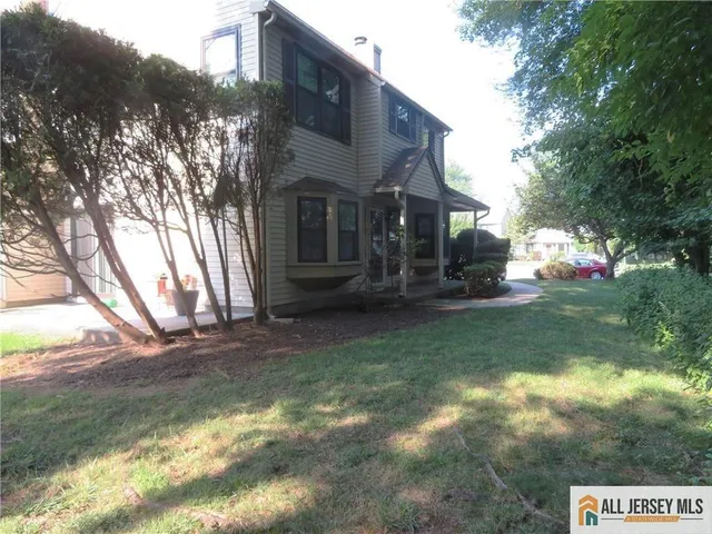 $3,200 | 601 Maplecrest Road, Edison, NJ 08820