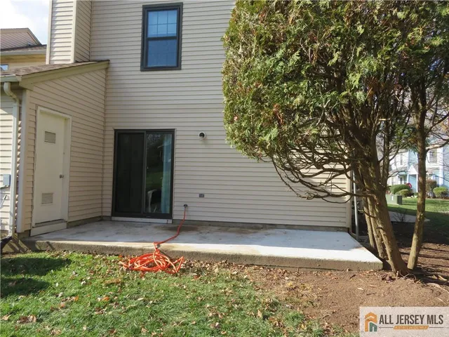 $3,200 | 601 Maplecrest Road, Edison, NJ 08820